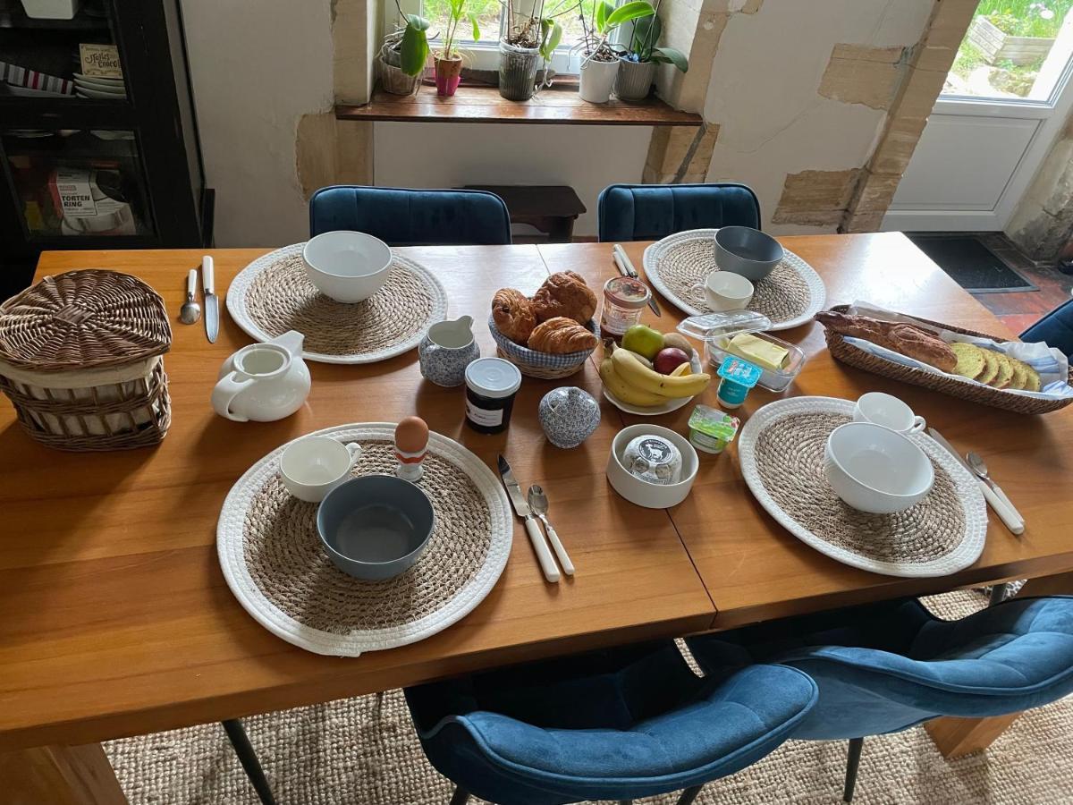 Bed and Breakfast Le Doux Refuge Esquay-sur-Seulles Экстерьер фото